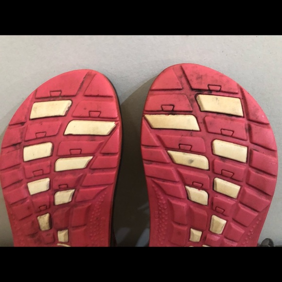 Little girls size 13 Chaco’s - Picture 6 of 8